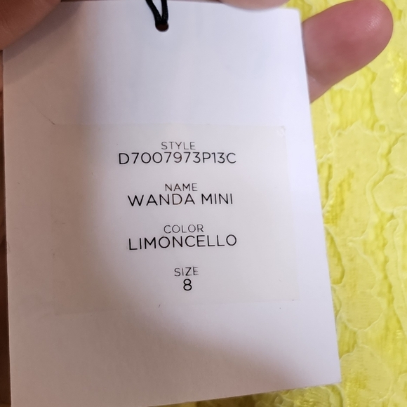 NWT Diane Von Furstenberg yellow lace Wanda Mini dress.  Size 8 - Picture 13 of 16